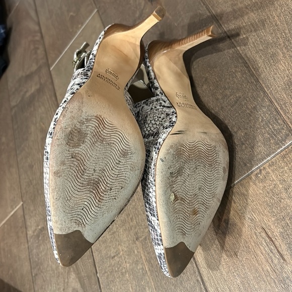 Johnston & Murphy Snake Skin Pattern open back shoes. Size9.5 - Picture 6 of 6